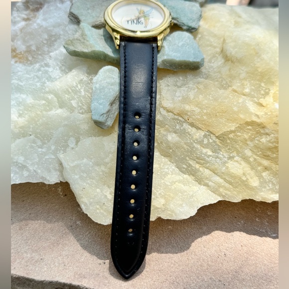 An EXCLUSIVE TINKER BELL Disney Auctions Limited Edition 100 Relic “TINK” Watch - Picture 3 of 12